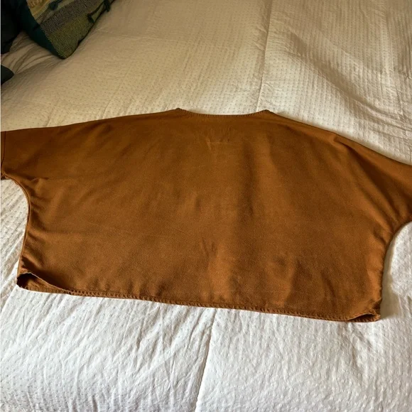 Jamie + the Jones Umber T Top - Picture 7 of 8